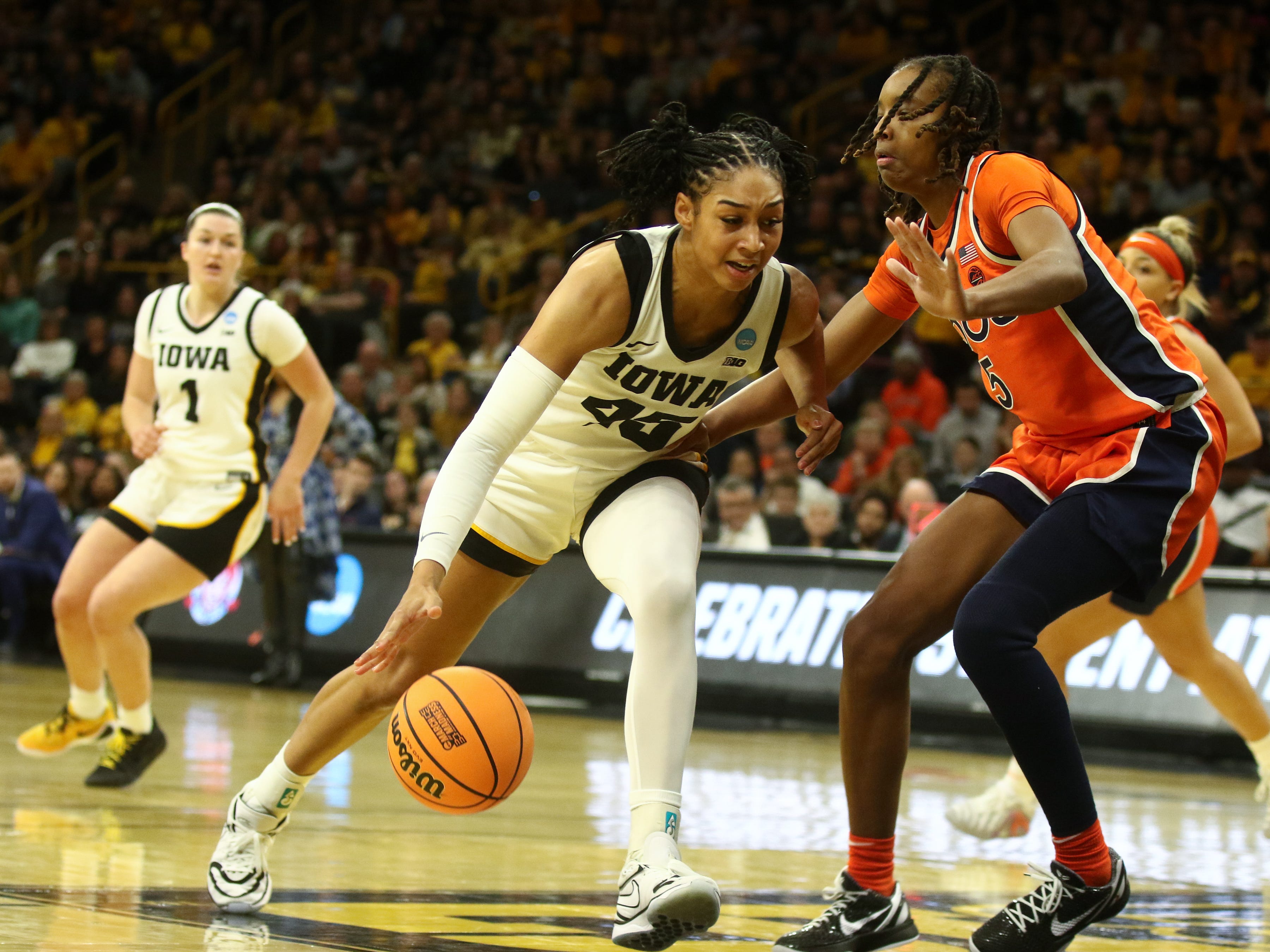 Former LSU women's basketball champion enters transfer portal again