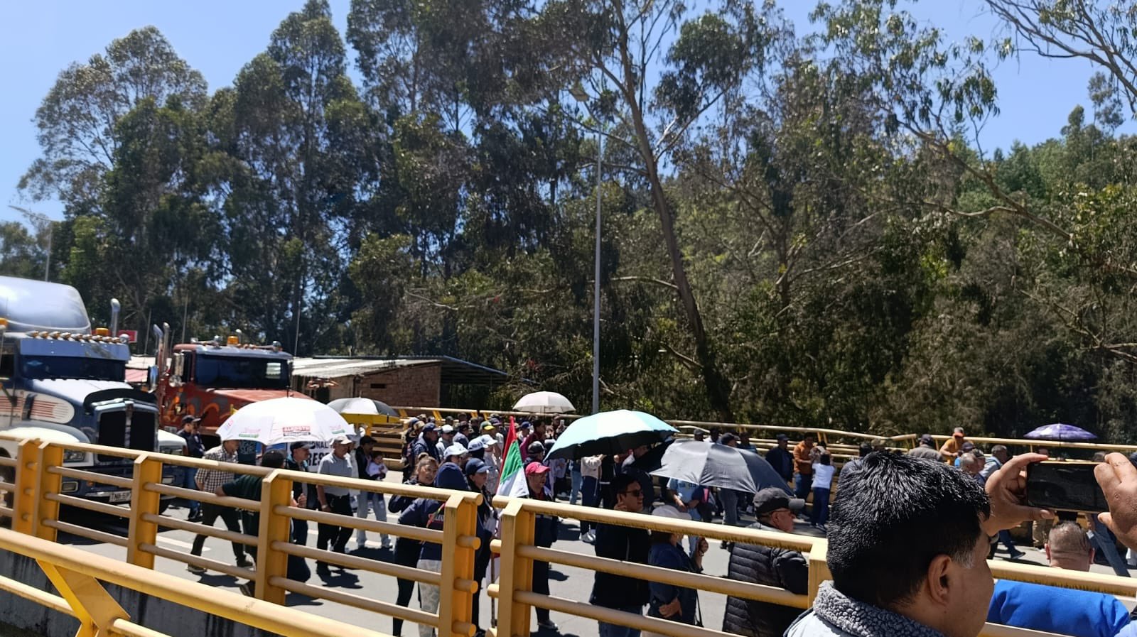 Frontera entre Colombia y Ecuador reabre tras 19 días de bloqueos y ...