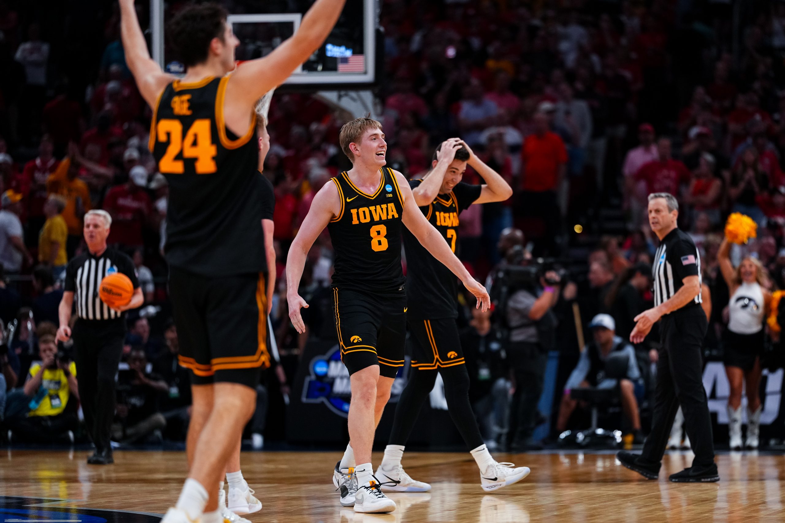 Underdog promo code FOXSPORTS: Unlock a $50 bonus for today's college ...