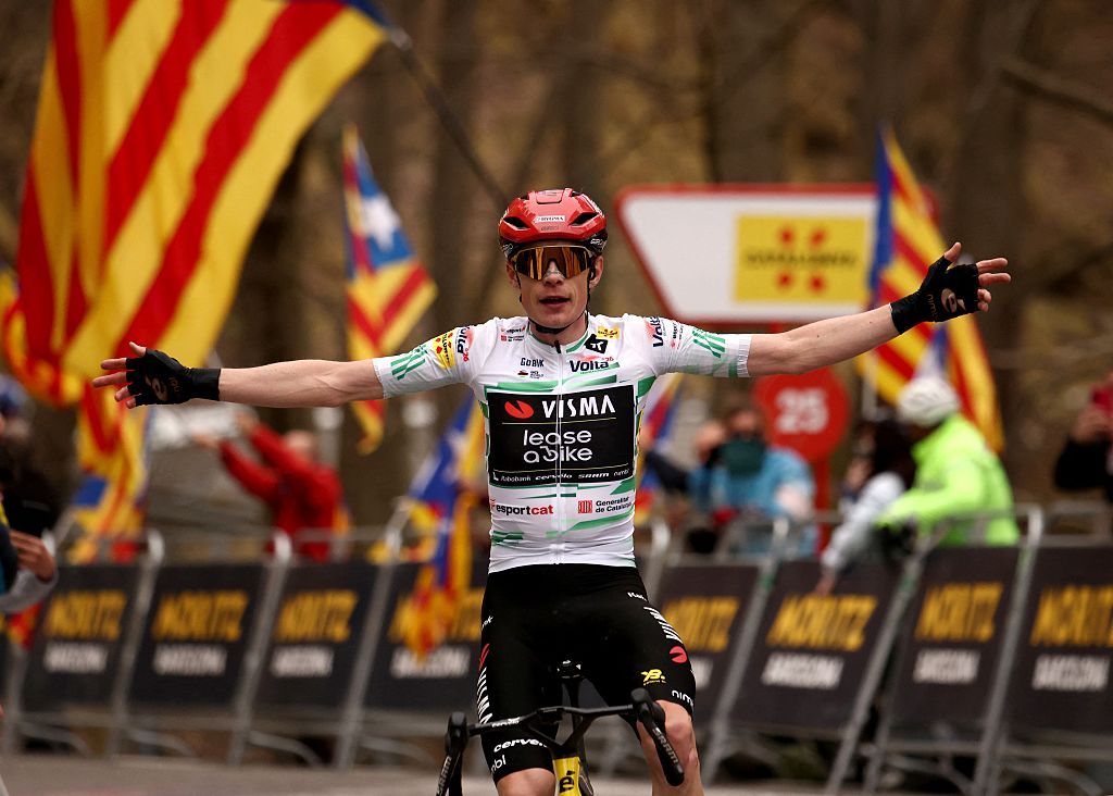 jonas-vingegaard-wins-stage-6-of-volta-a-catalunya-to-extend-overall-lead