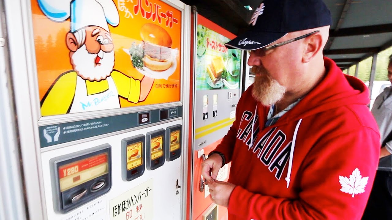 Japan’s hamburger vending machine looks too good to be real 🍔🇯🇵