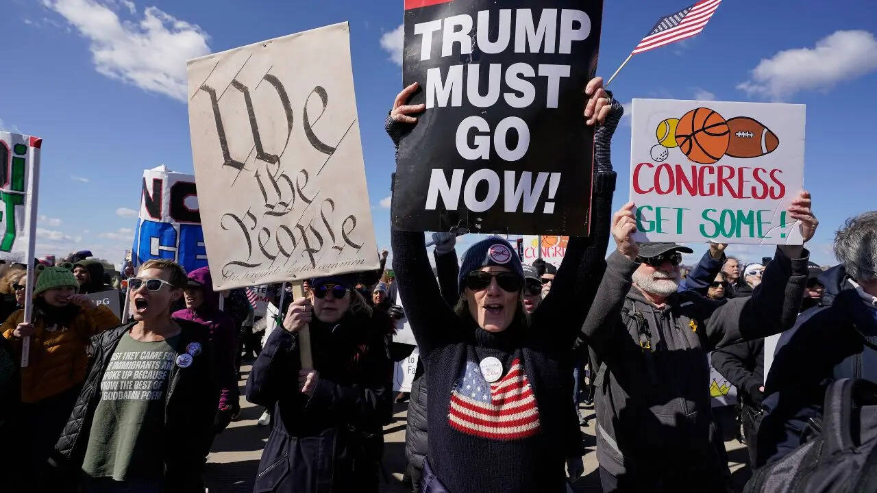 Pictures of No Kings protests today: Rallies against Donald Trump sweep ...