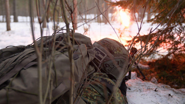 A Alemanha está investindo tanto em pessoal quanto em armamentos