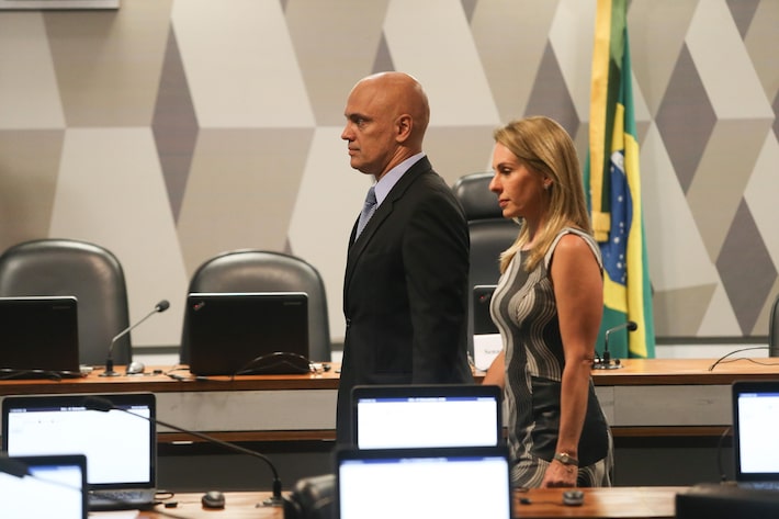O ministro do STF Alexandre de Moraes acompanhado da sua esposa, Viviane Barci de Moraes, durante sabatina no Senado. Foto: Dida Sampaio/Estadão
