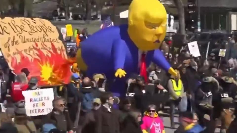 Inflatable Trump effigy spotted on Washington streets as thousands ...