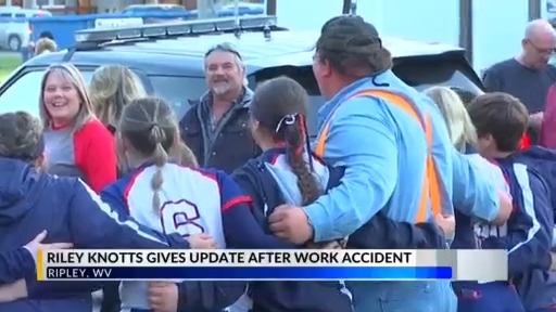 Riley Knotts shares update as he recovers from farming accident<br><br>