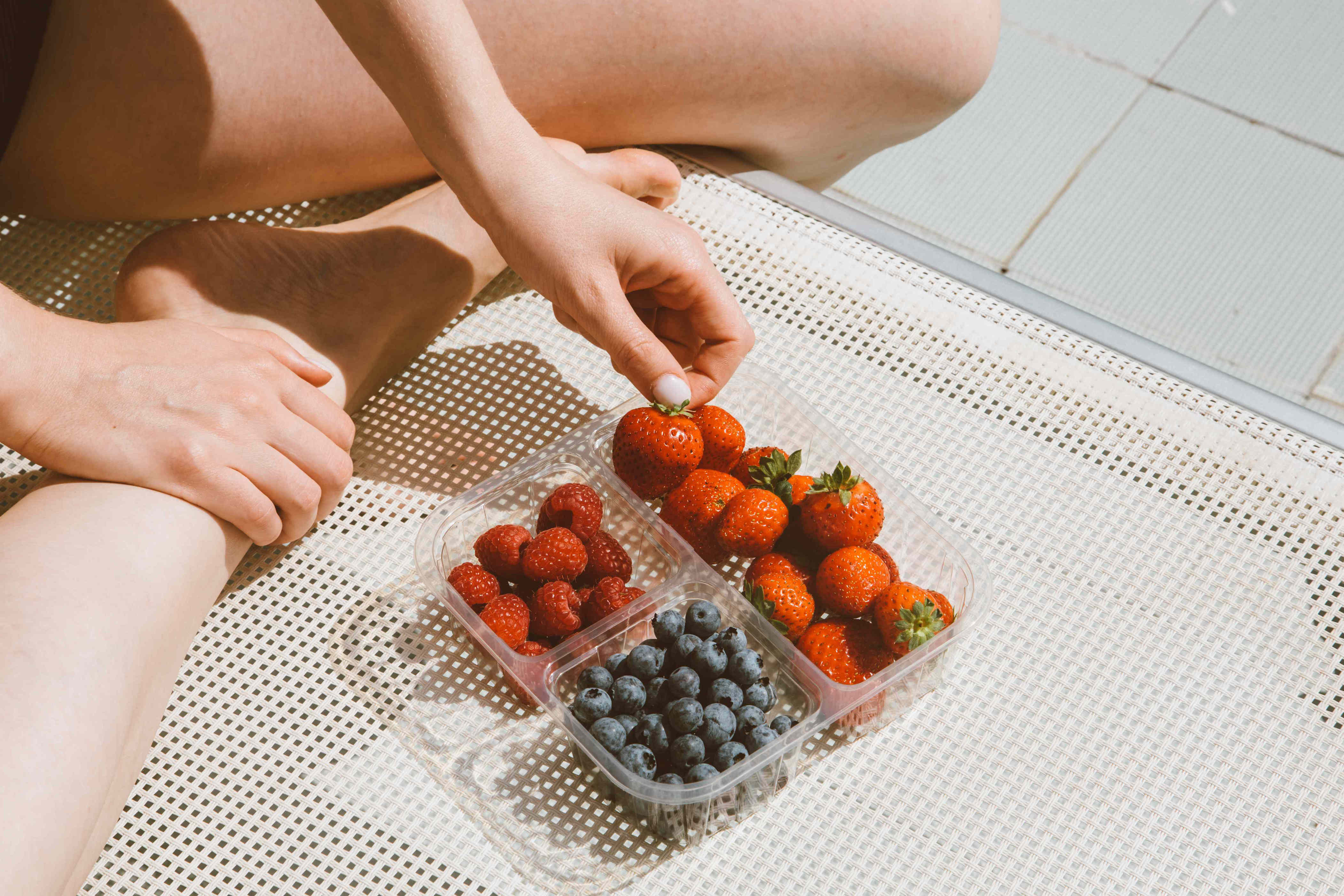 Why we can't stop snacking—even when we're not hungry—according to ...