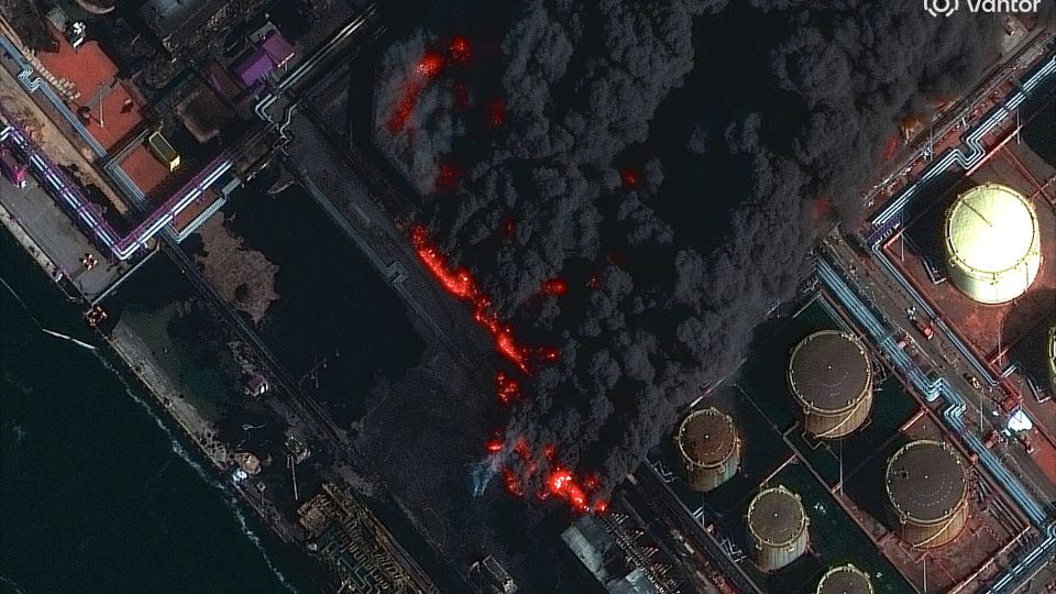 Ukraine steps up attacks on Russian oil industry as Kremlin reaps export windfall