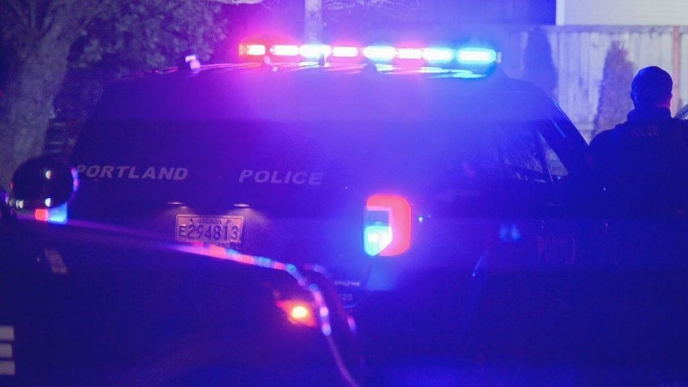 Dead man found with gunshot wound at NE Portland convenience store