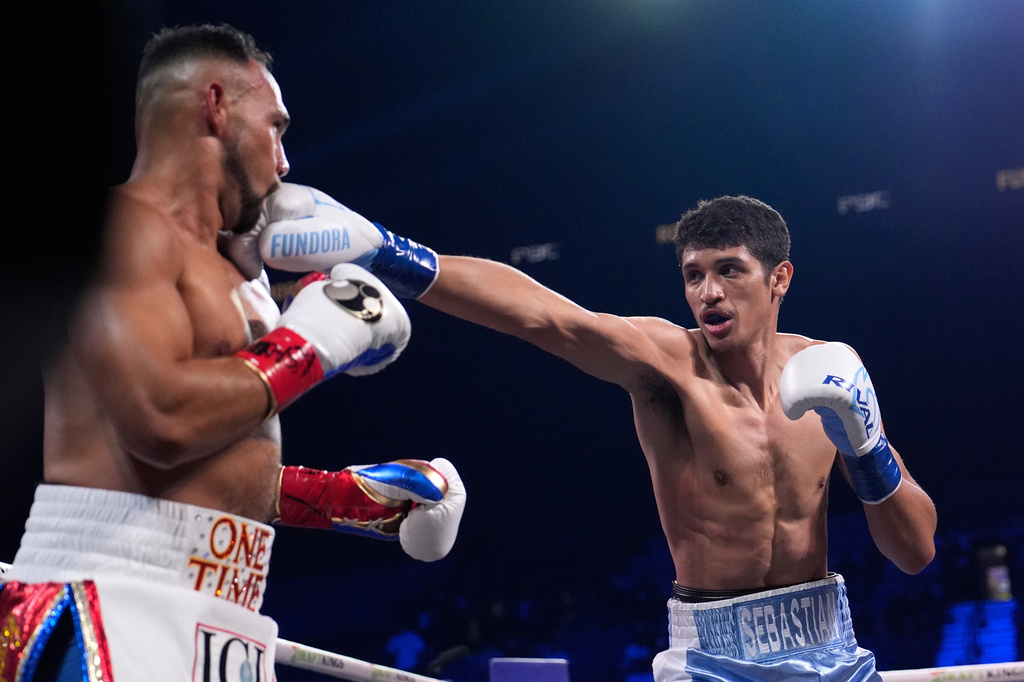 Fundora retains WBC super welterweight title with 6th-round KO of Thurman