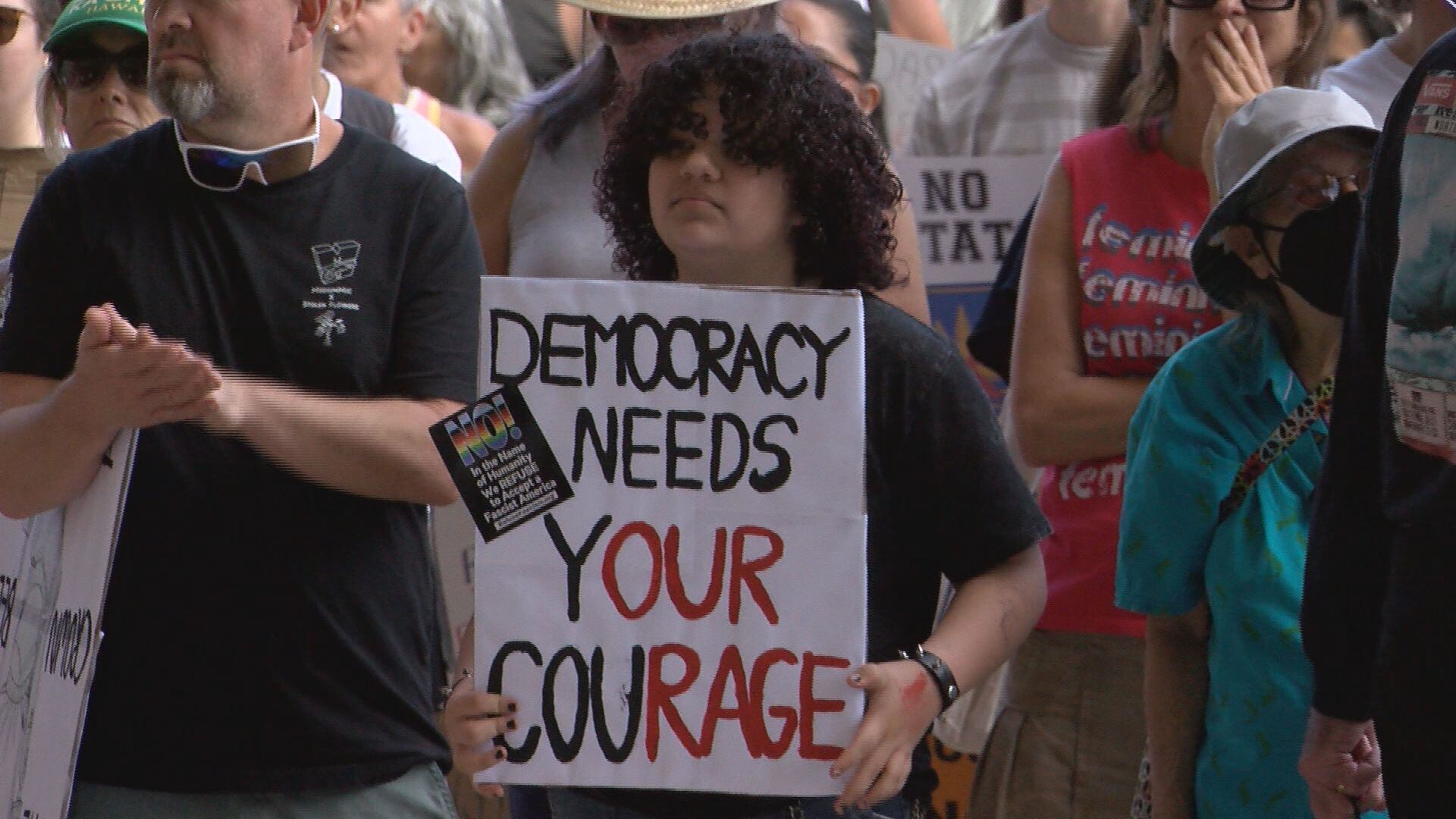 Thousands join nationwide protest at Hawaii State Capitol after bomb ...
