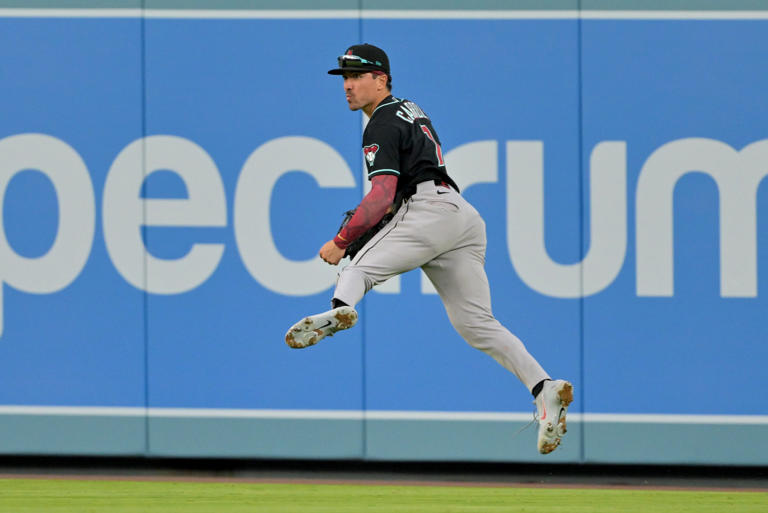 Diamondbacks can't hold lead as Dodgers complete series sweep