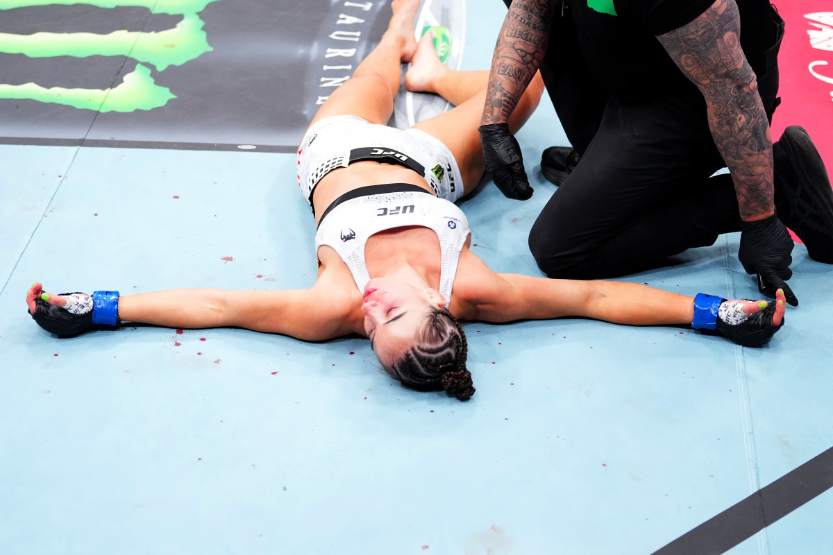 Alexa Grasso scores scary knockout victory over Maycee Barber in UFC ...