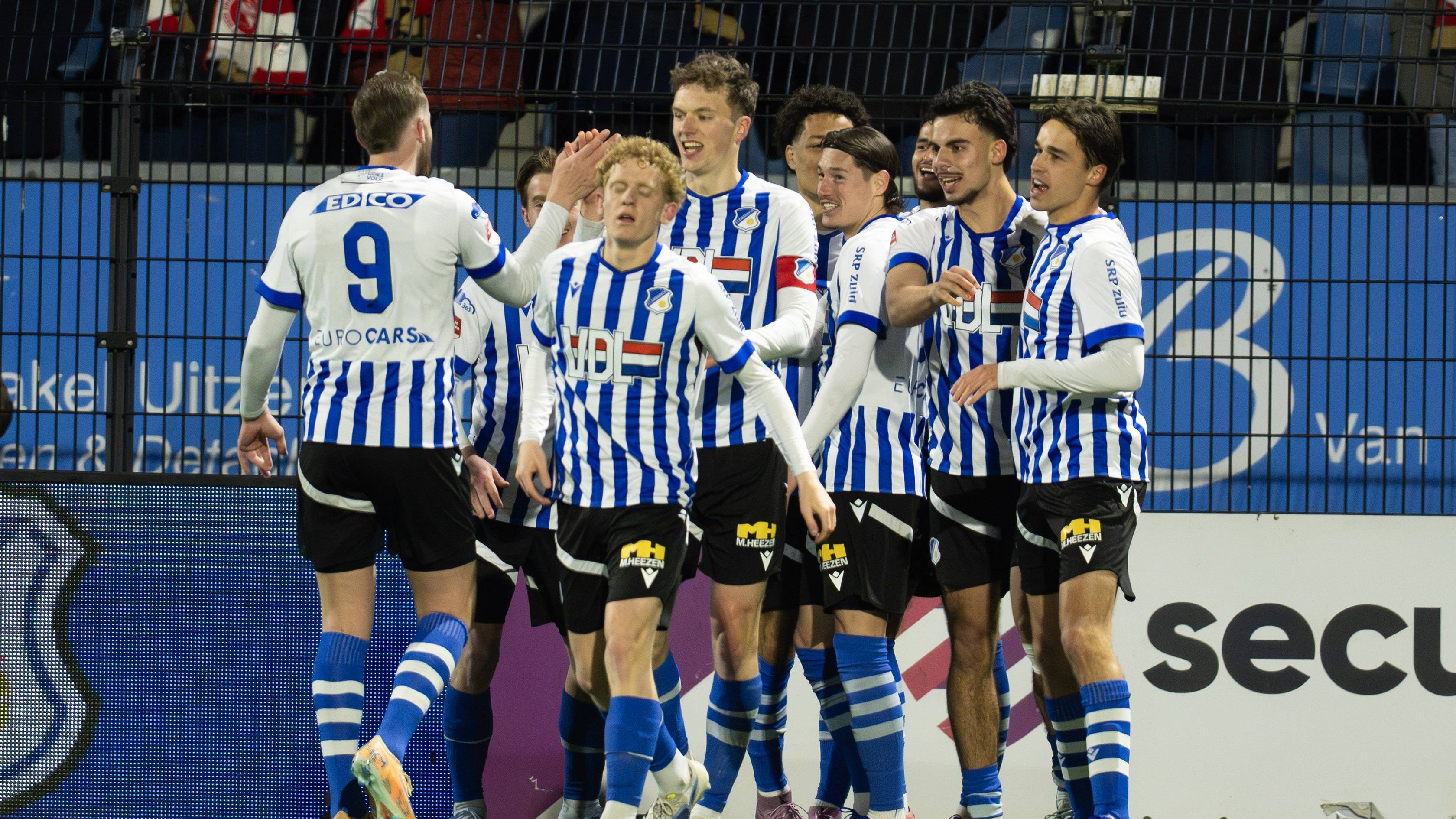 FC Eindhoven doet goede zaken in strijd om play-offs met thuiszege op ...