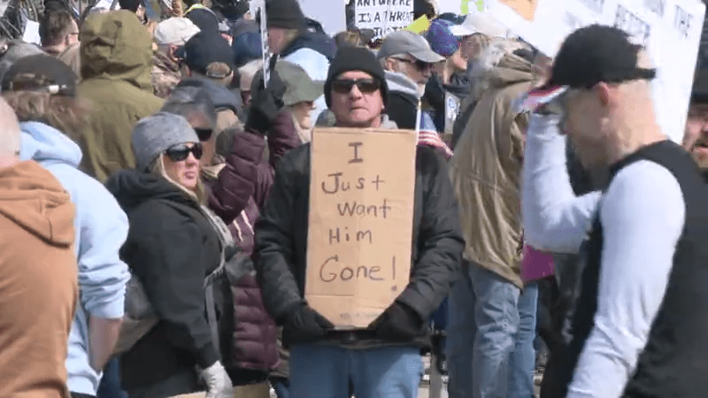 Thousands gather outside Capitol, across Iowa for 'No Kings III' protest