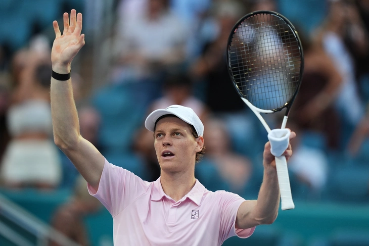 Sinner đứng trước cột mốc lịch sử