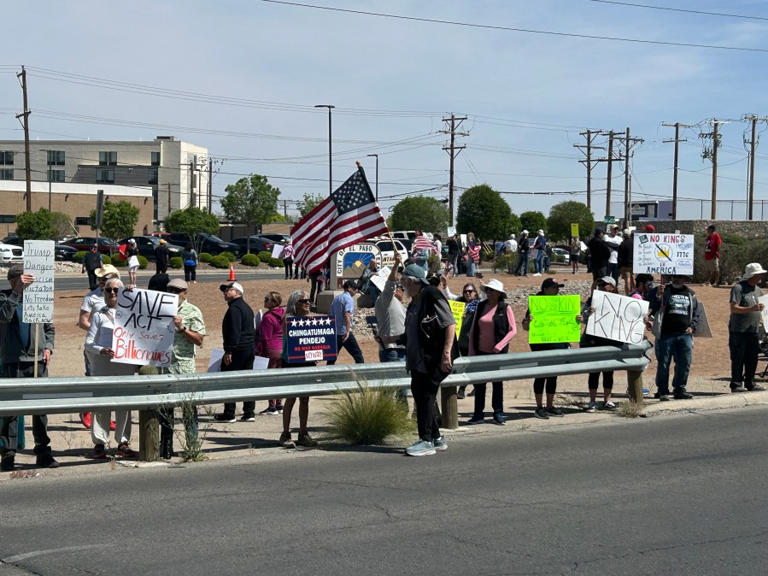El Pasoans rally, protest during latest 'No Kings' event