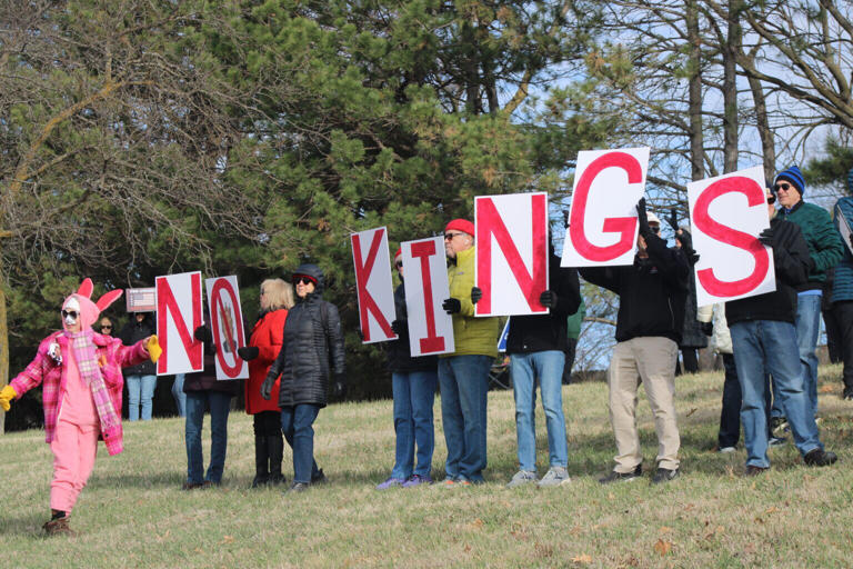 No Kings protests return to Nebraska, draw hundreds and thousands
