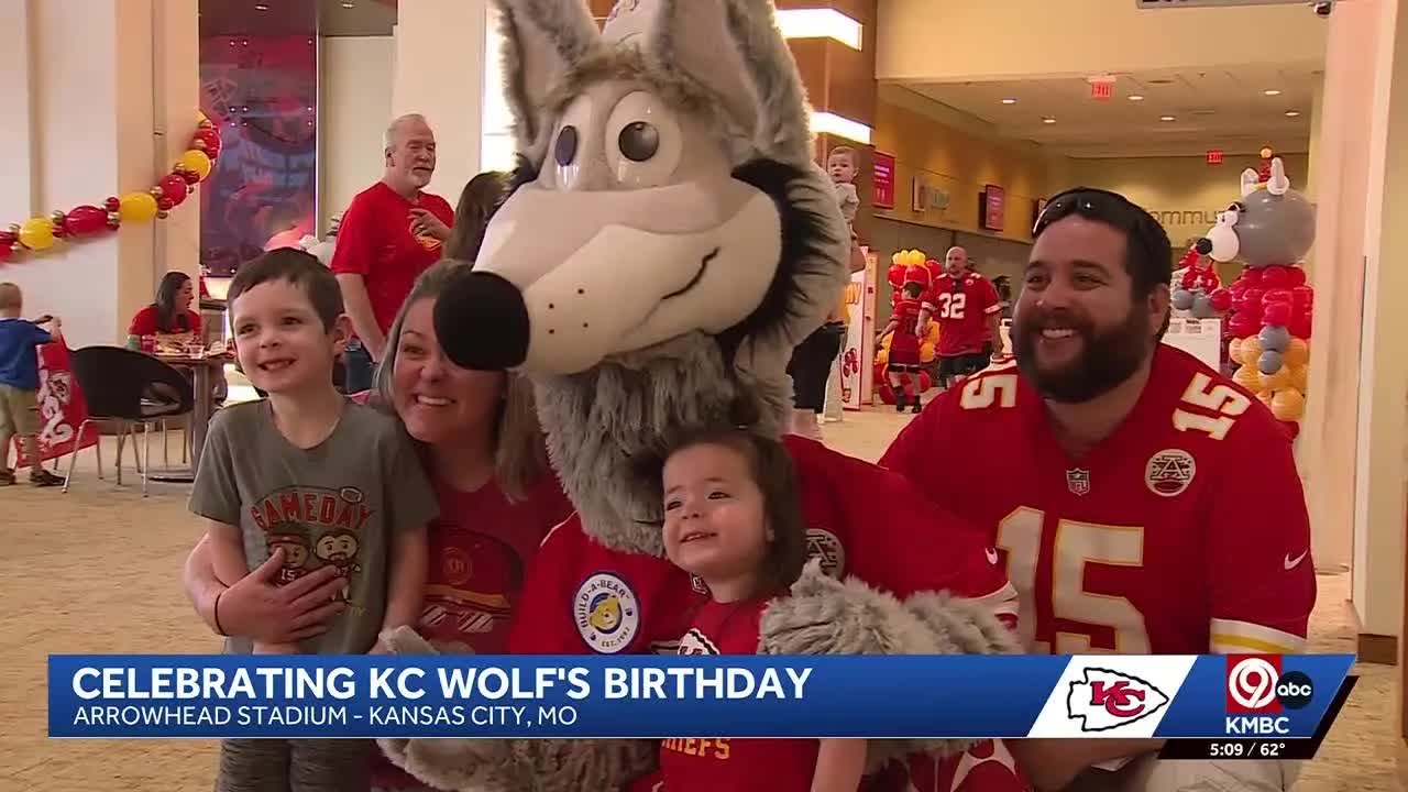 KC Wolf birthday party at Arrowhead Stadium brings families, games and ...