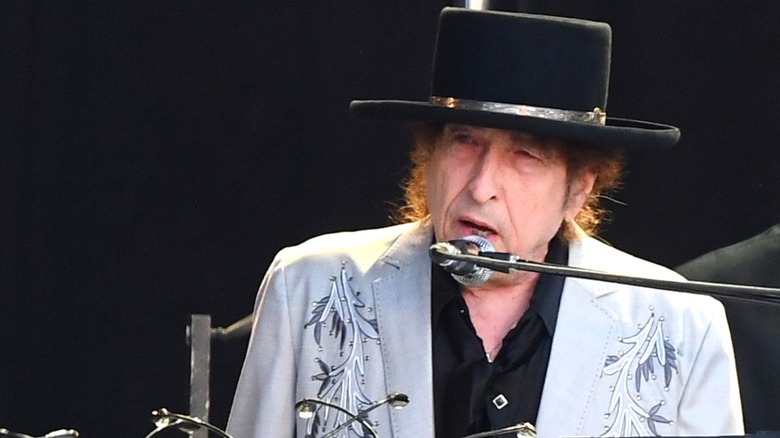The strict fish rules Bob Dylan demands when touring
