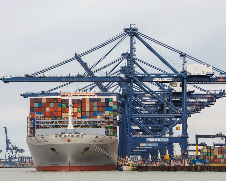 Hệ quả chiến sự Iran: Anh sắp hết thuốc, Hàn Quốc lo thiếu túi ni lông