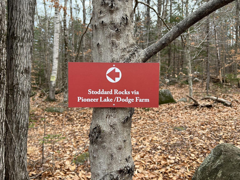 This New Hampshire hike leads to glorious glacial boulders