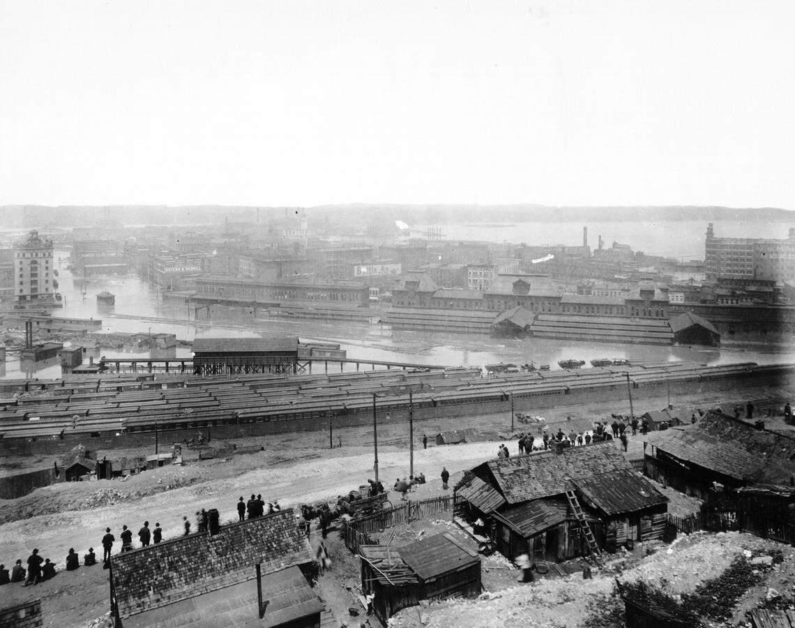How did KCK and KCMO end up with the same name? Explore the history