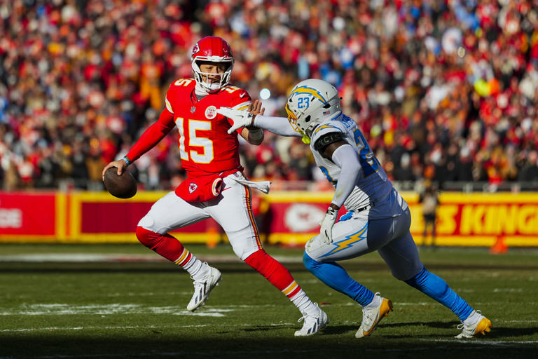 Chiefs HC Andy Reid provides update on Patrick Mahomes’ injury rehab