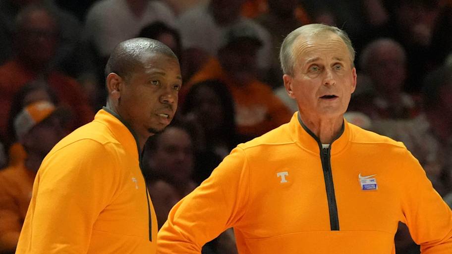 Tennessee basketball coach interviews for college opening