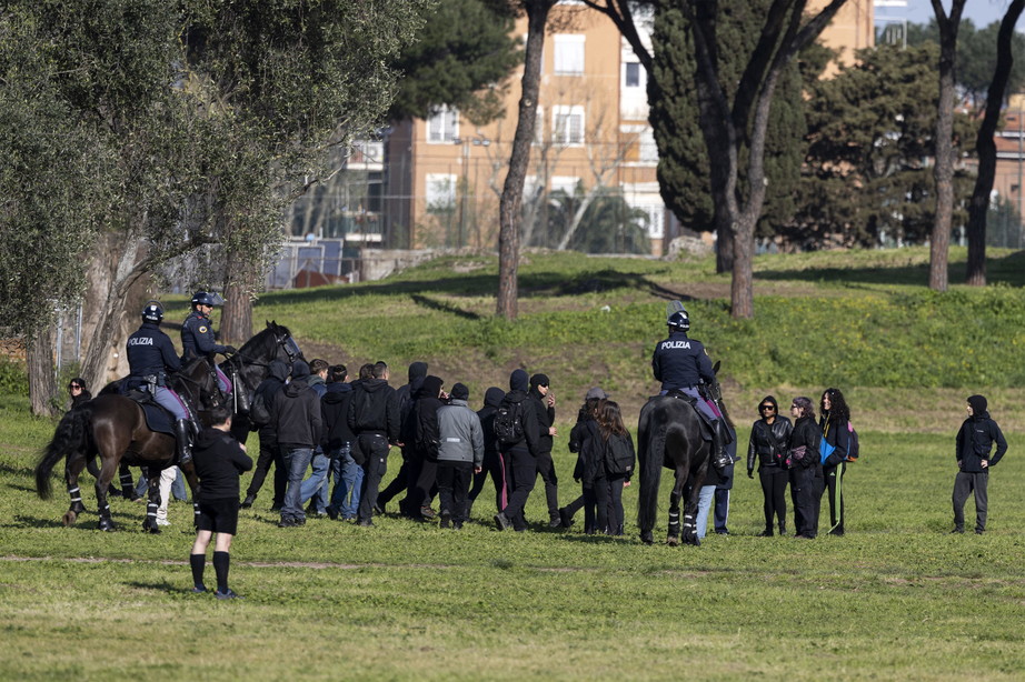 Anarchici, il presidio a Roma nonostante il divieto: 