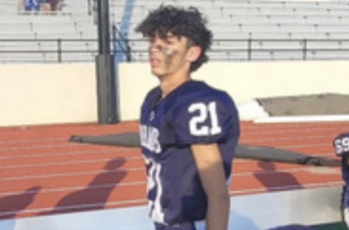 High school football player dead from 'devastating' rare disease at 17
