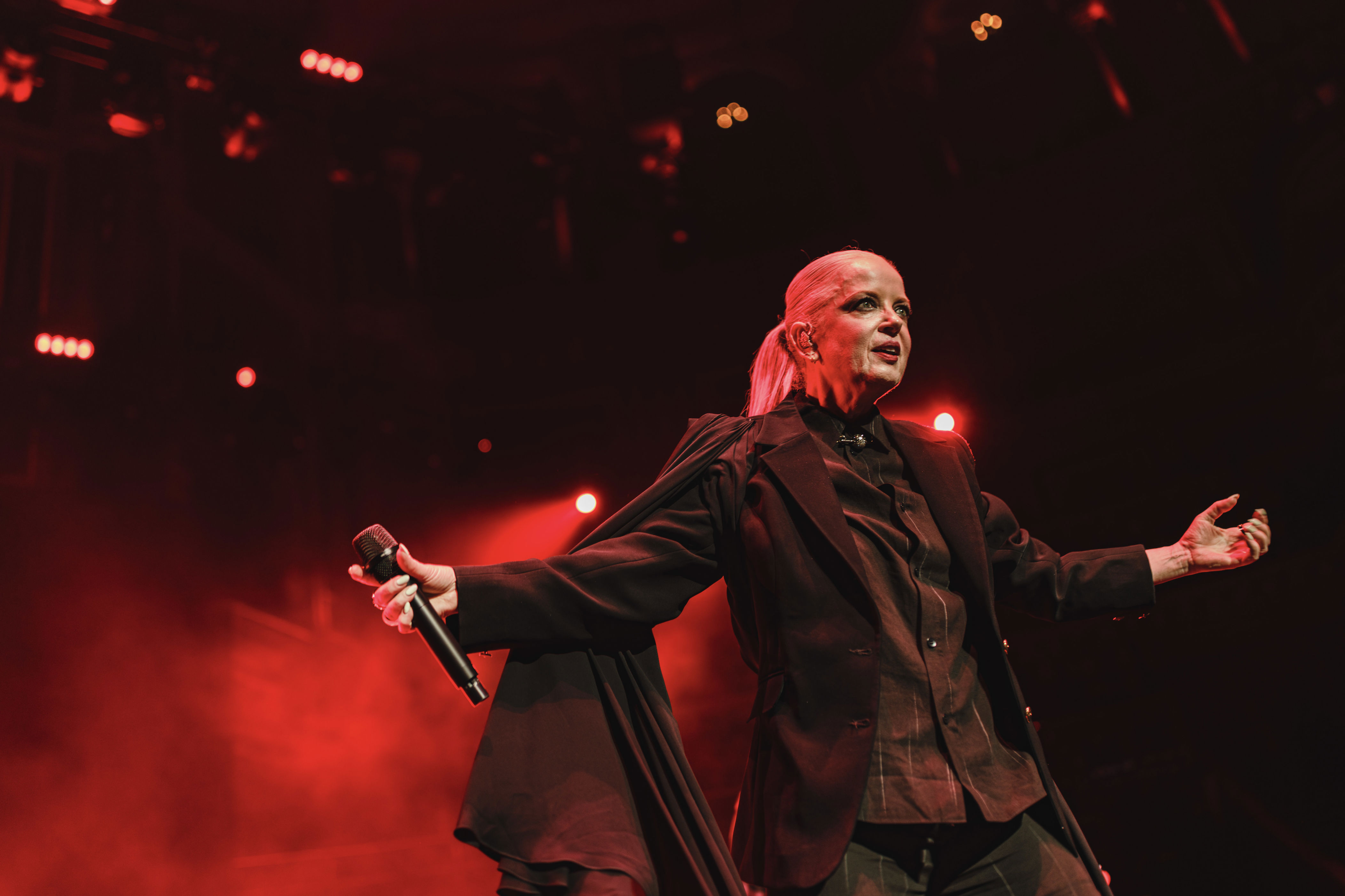 Edinburgh singer Shirley Manson opens up on dad's death at Garbage's ...