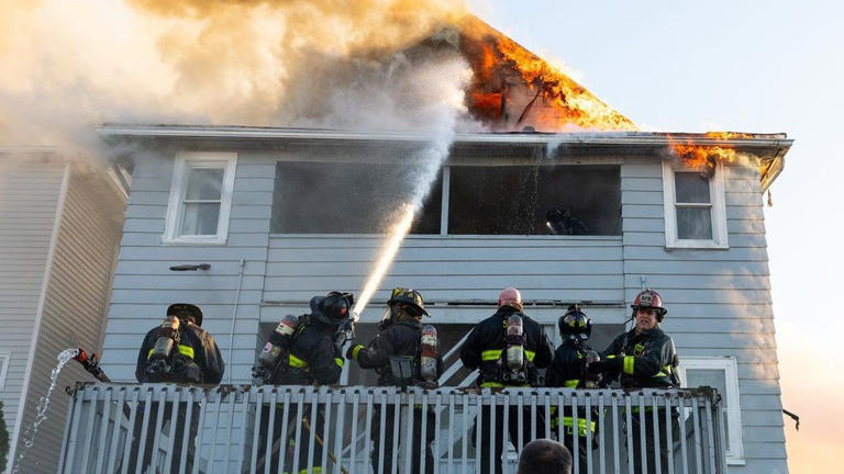 One dead, four displaced after multi-home Scranton fire