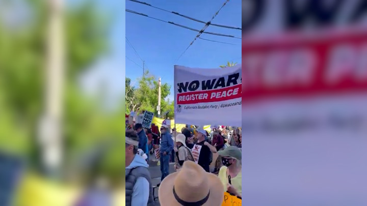 Miles de manifestantes protestan contra Trump y la guerra en ciudades ...