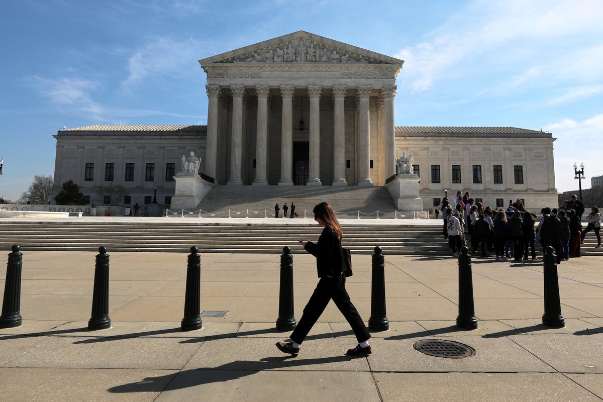 Trump to attend Supreme Court birthright citizenship case