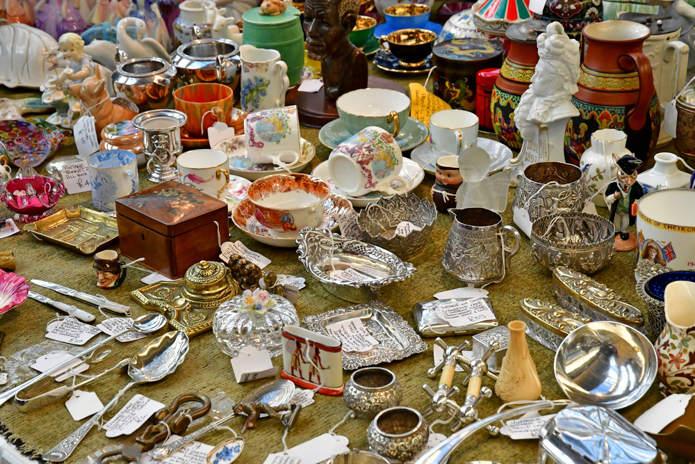 15 secondhand store strategies for finding high-quality home décor