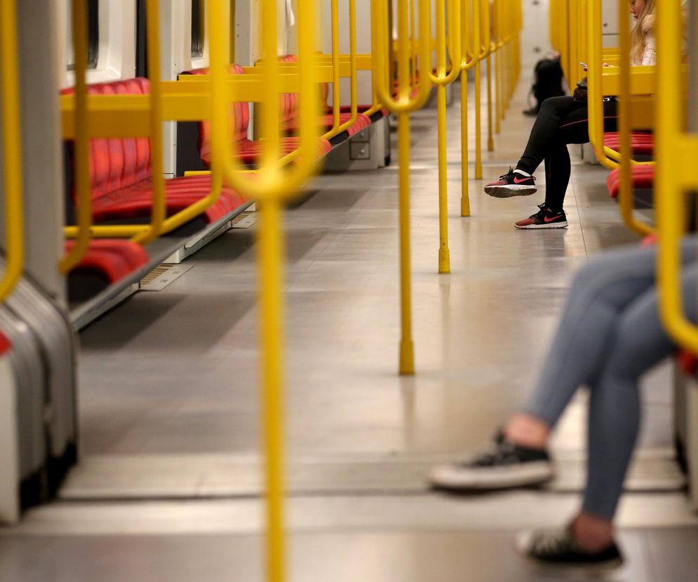 Metro w Warszawie z utrudnieniami. Cztery stacje wyłączone z ruchu (29. ...