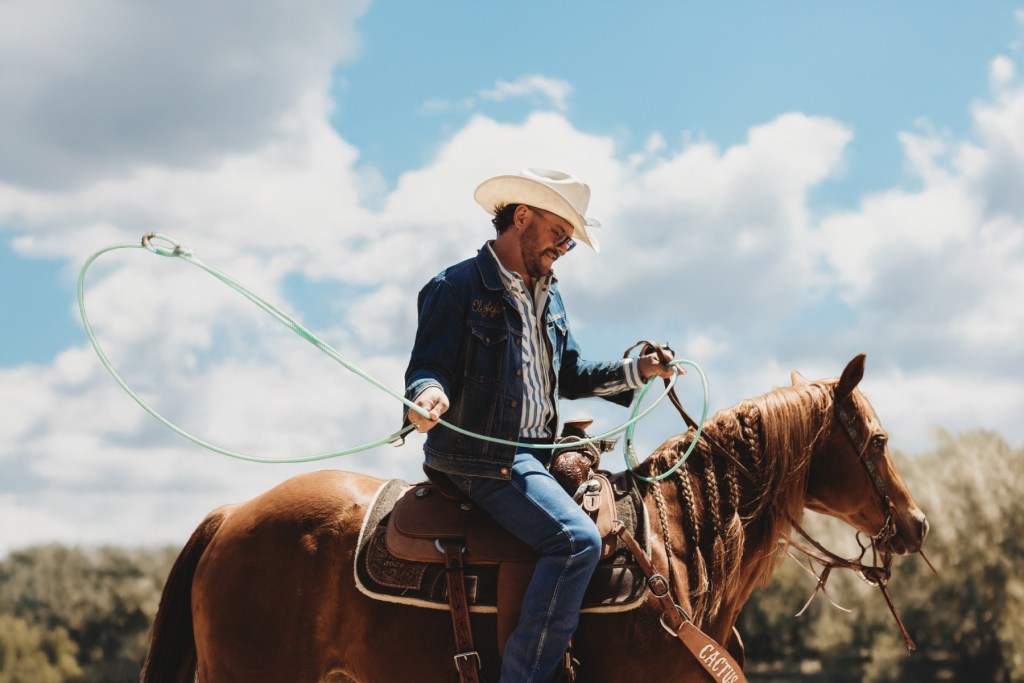 Josh Weathers is making cowboy country like Cody Johnson