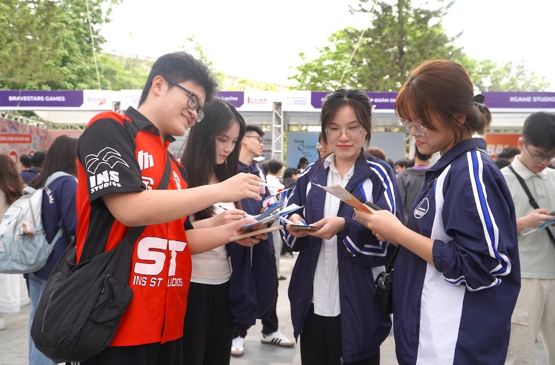 Học bổng chính sách được cấp cho đối tượng nào?