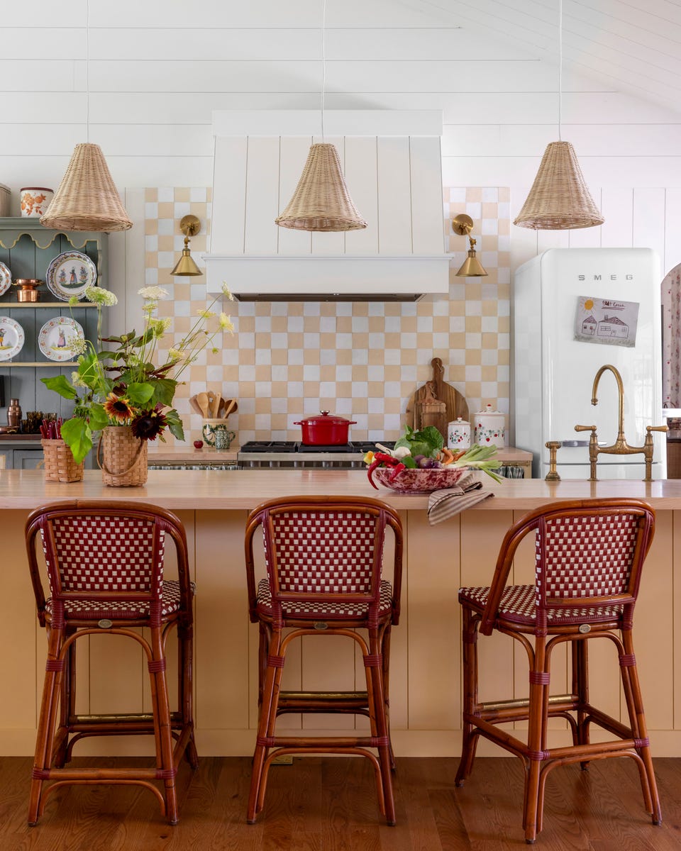 zorich-cottage-style-kitchen.jpg