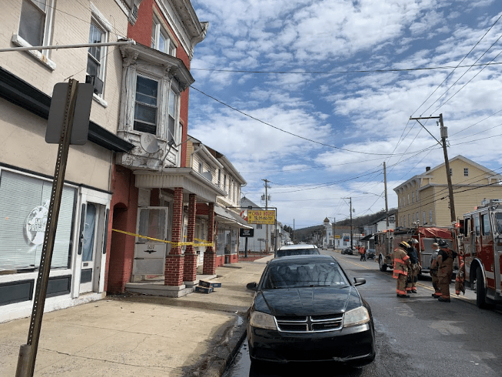 4 people, 8 dogs displaced in Dauphin County residence fire