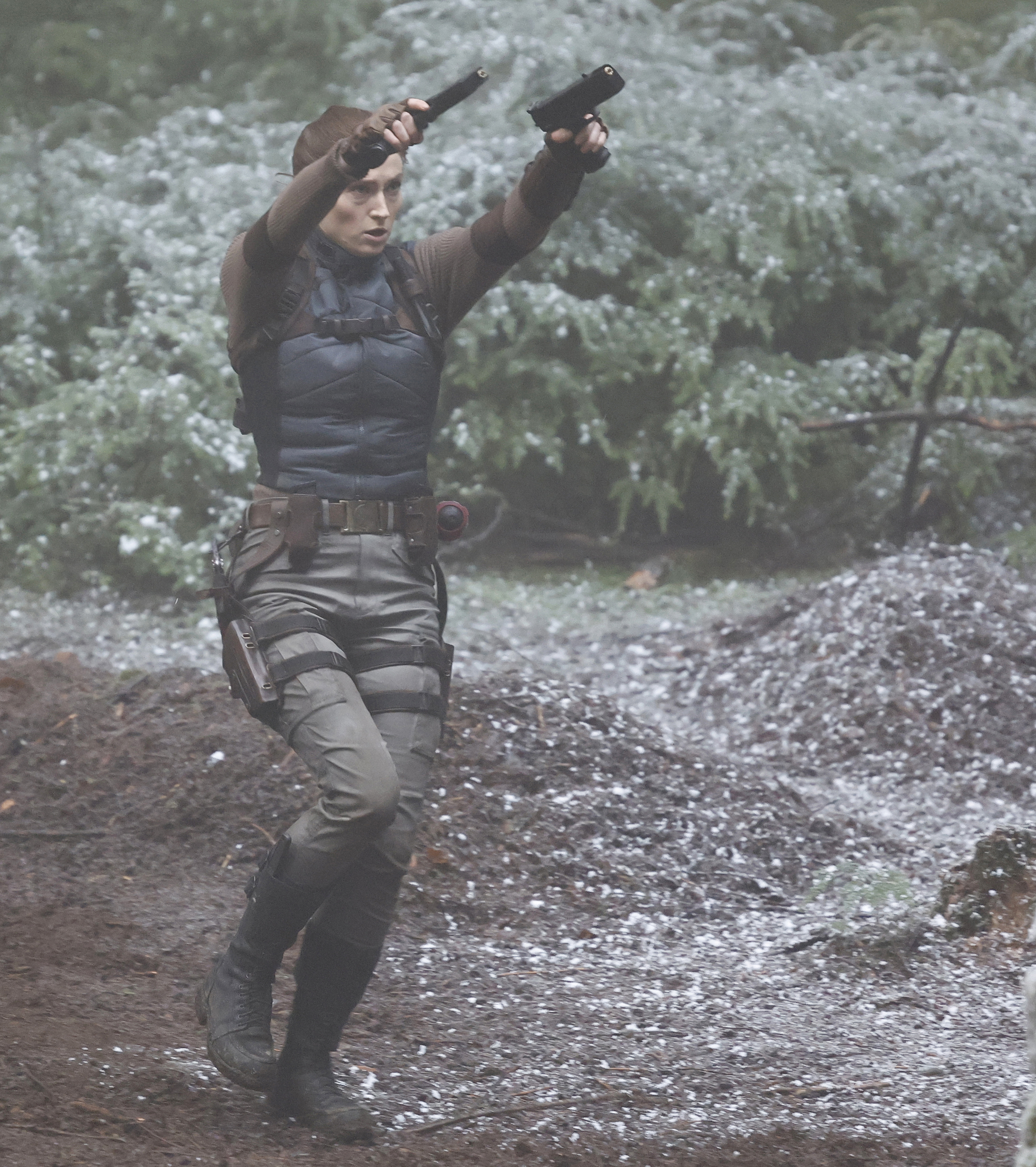 Sophie Turner s Lara Croft Reboot Shut Down Temporarily Due To Injury