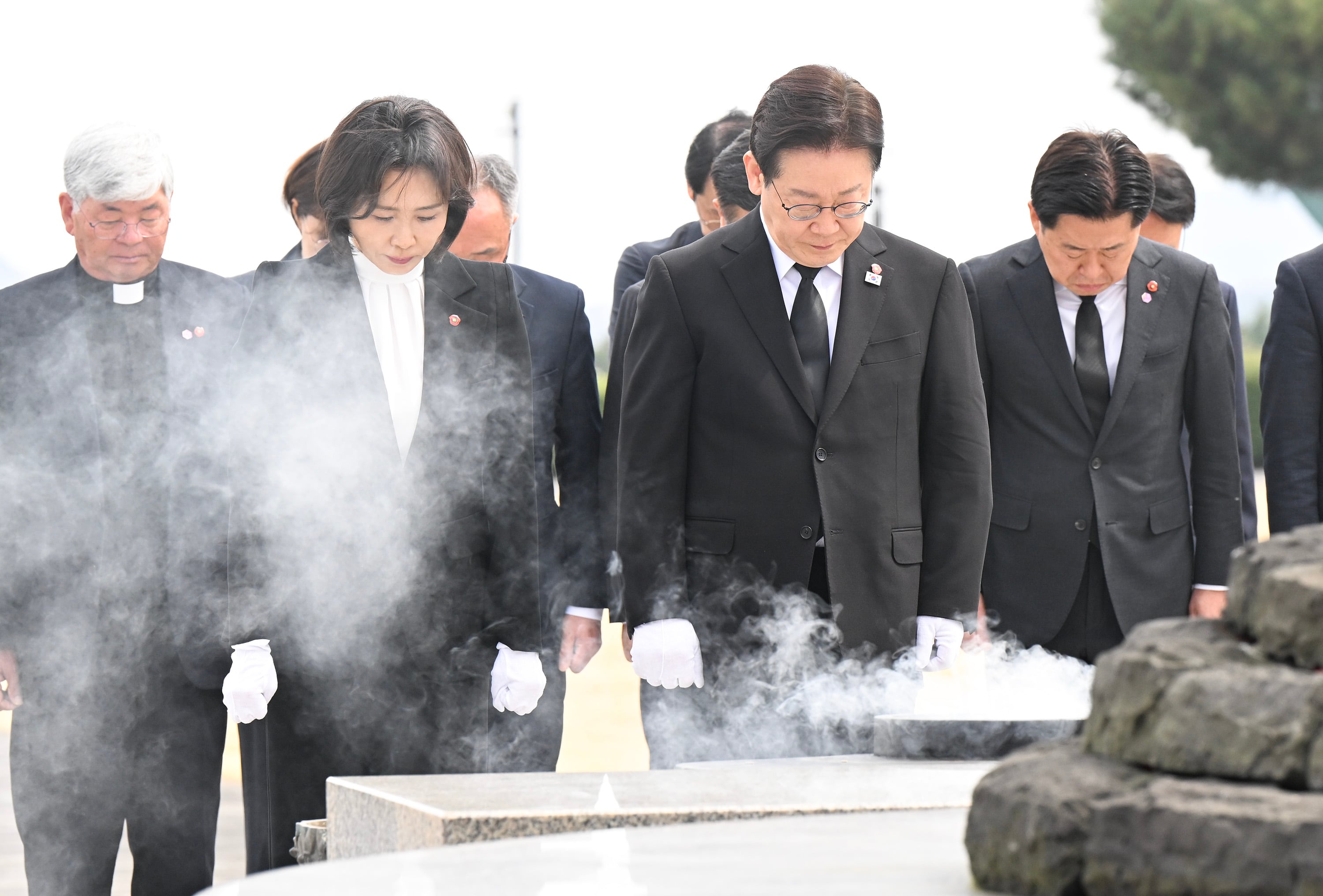 Editorial: Partisan 'Upright History' rectification? Caution advised