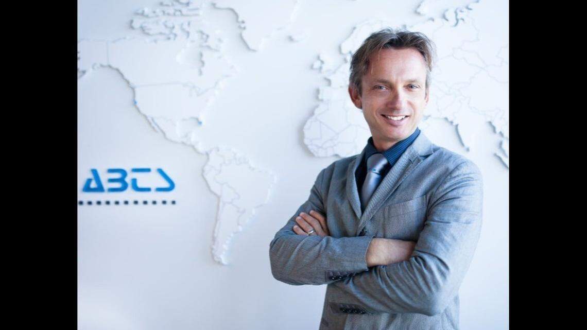 Man killed in boat hit-and-run was CEO of Miami-area medical convention firm<br>