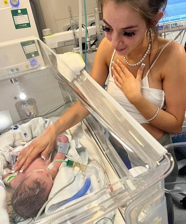 Miracle Baby: Born After Mum's 90ft Fall - Patrolmedia.co.id