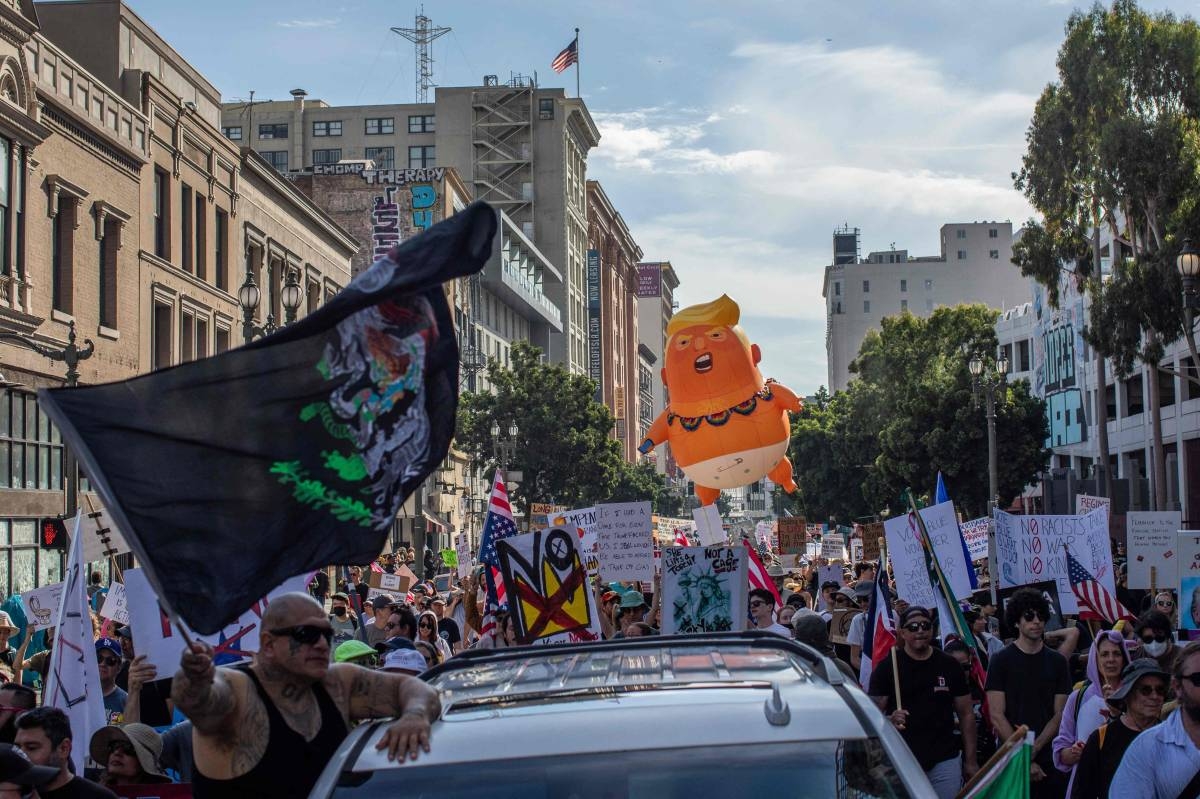 Massive protests against Trump across US on 'No Kings' day