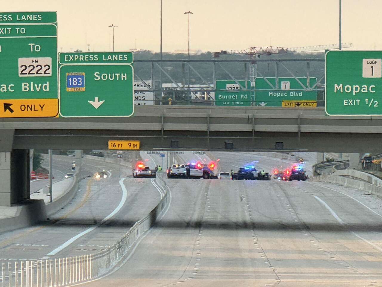 Fatal crash shuts down major Austin highway US 183 before MOPAC, police say<br><br>