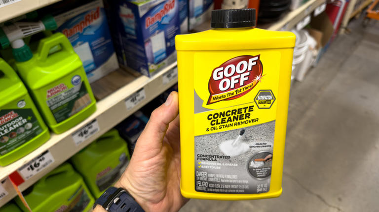 Not baking soda: The popular cleaner that can remove oil stains from ...