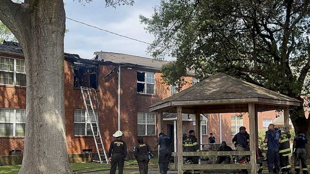 Jackson fire at Magnolia Apartments displaces multiple families
