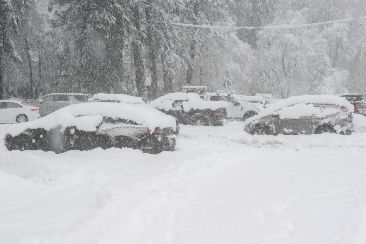 Surprise late-season winter storm could bring up to 33 inches of snow ...